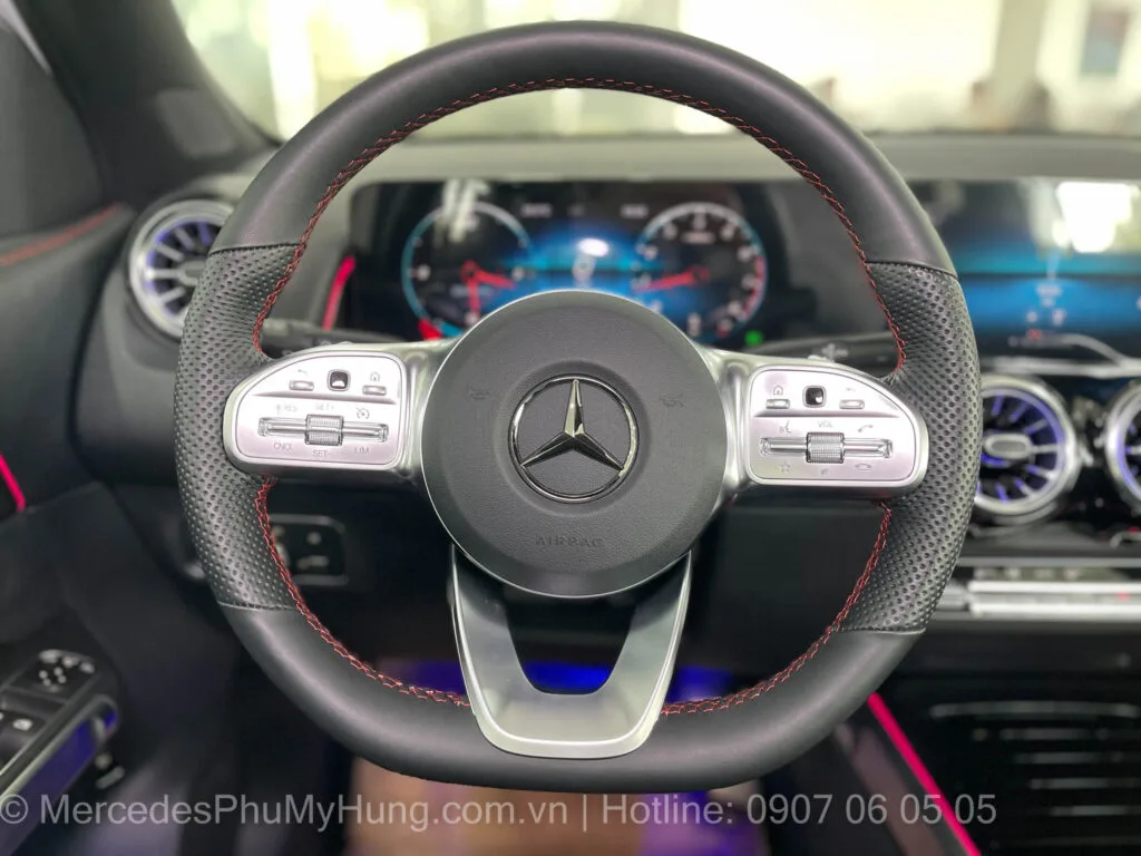 Mercedes GLB 200 AMG Mau Trang 37