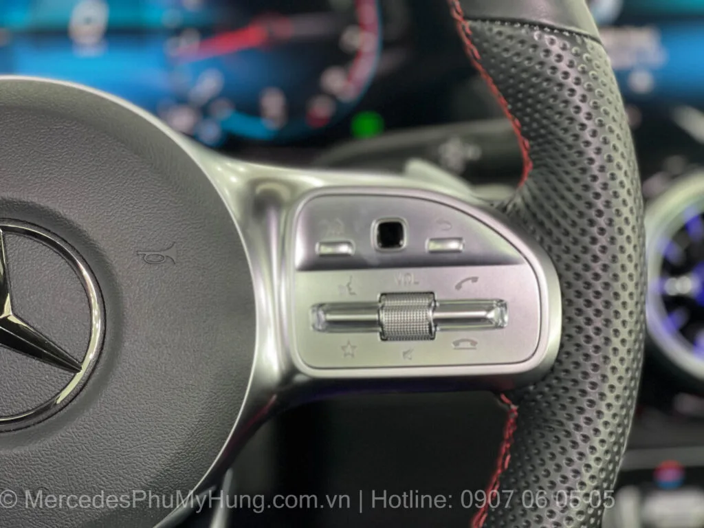 Mercedes GLB 200 AMG Mau Trang 42