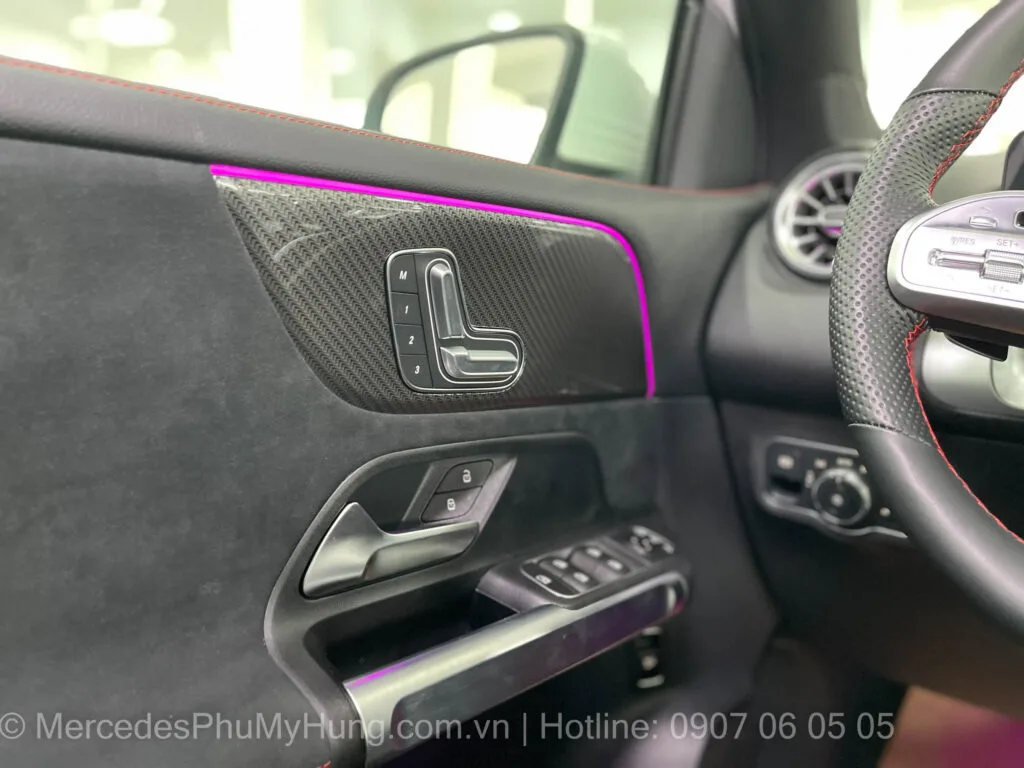 Mercedes GLB 200 AMG Mau Trang 43