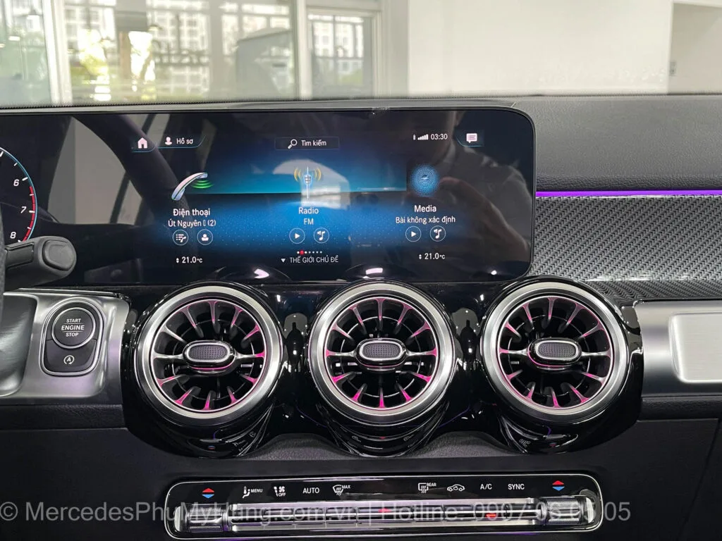 Mercedes GLB 200 AMG Mau Trang 45