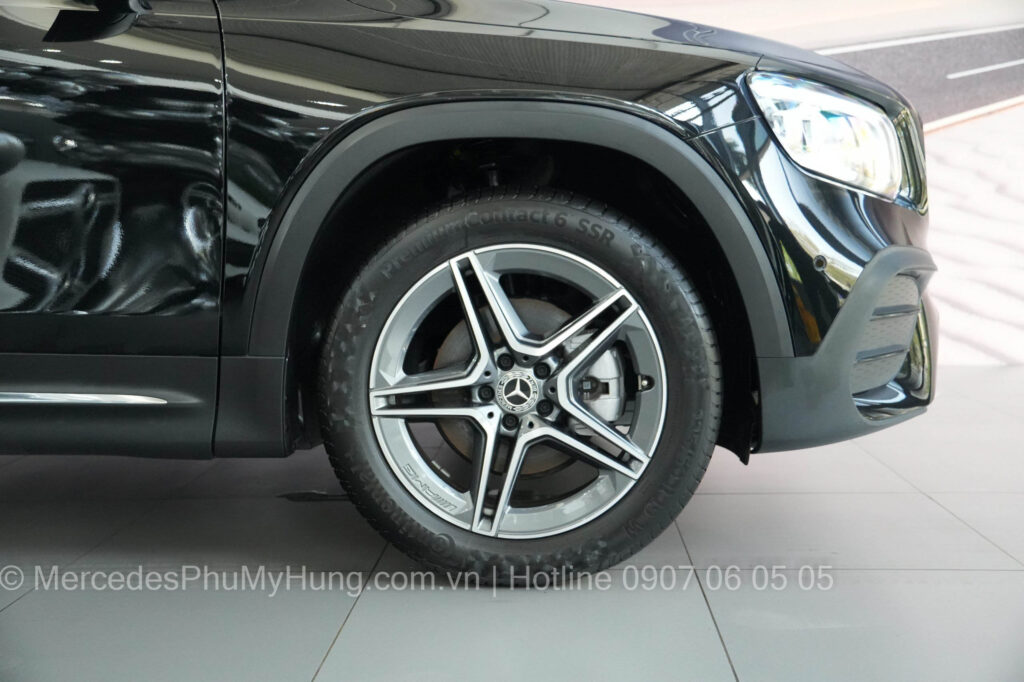 Xe Mercedes 7 Chỗ Mec GLB 200 Màu Đen