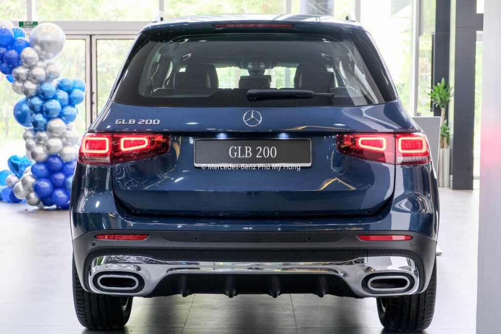 Gia xe Mercedes GLB200 AMG Mau Xanh 13