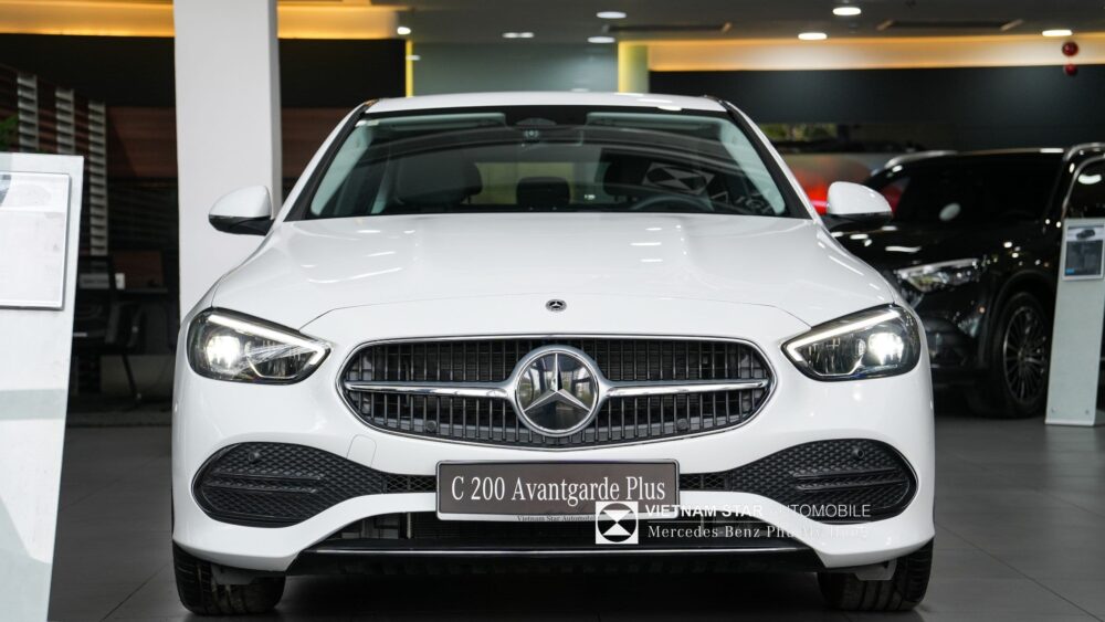 Đầu Xe Mercedes-Benz C200 Avantgarde Plus Sang Trọng Và Hiện Đại