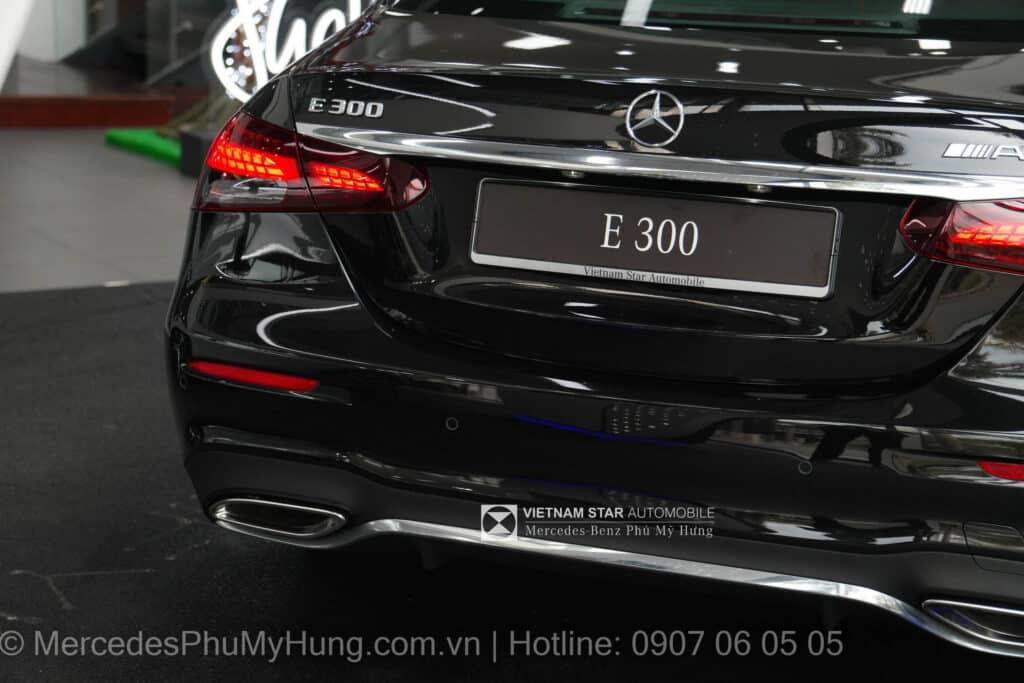 Gia Mercedes E300 AMG Lan Banh Mercedes Phu My Hung 9