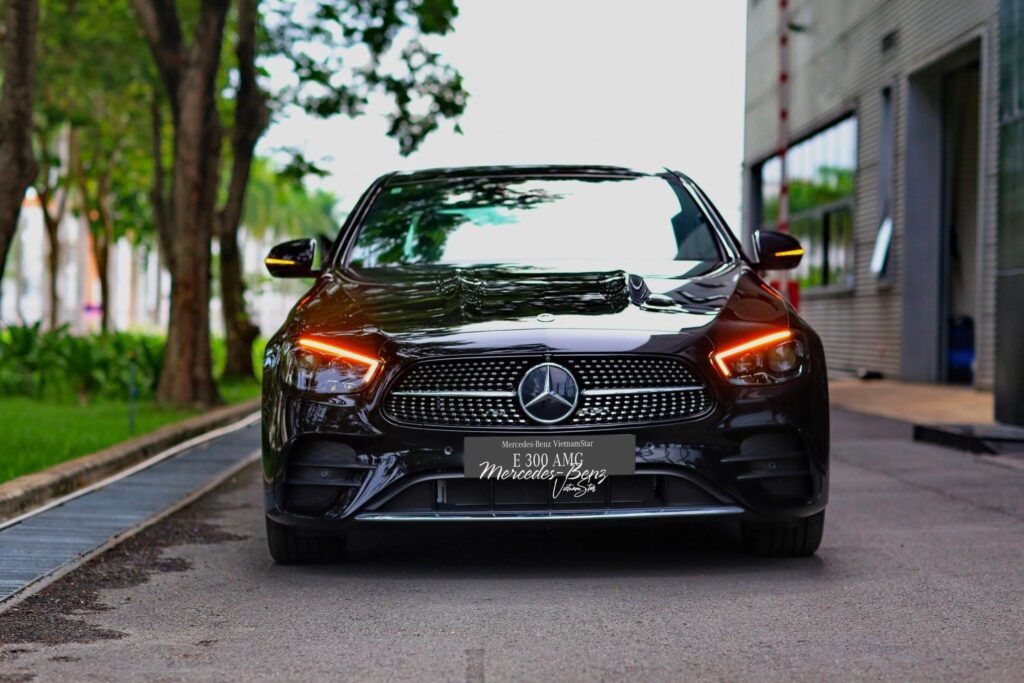 Mercedes E300 AMG Giá Lăn Bánh Mercedes Bình Dương