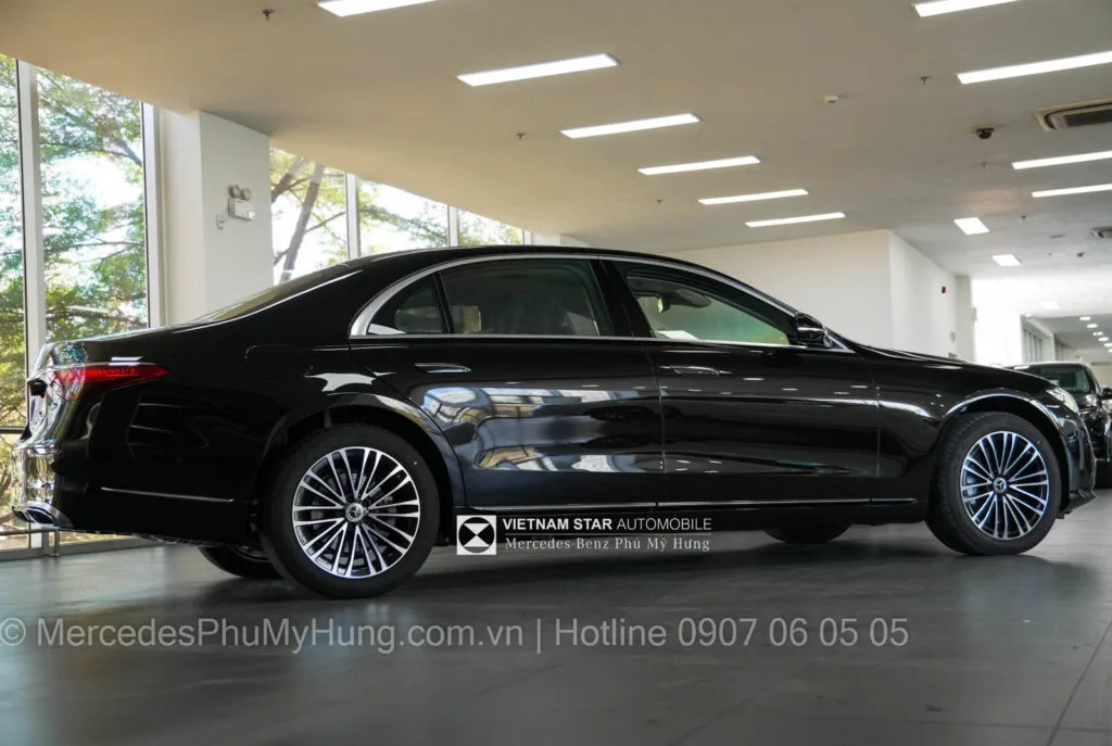 Mercedes S450 Màu Đen