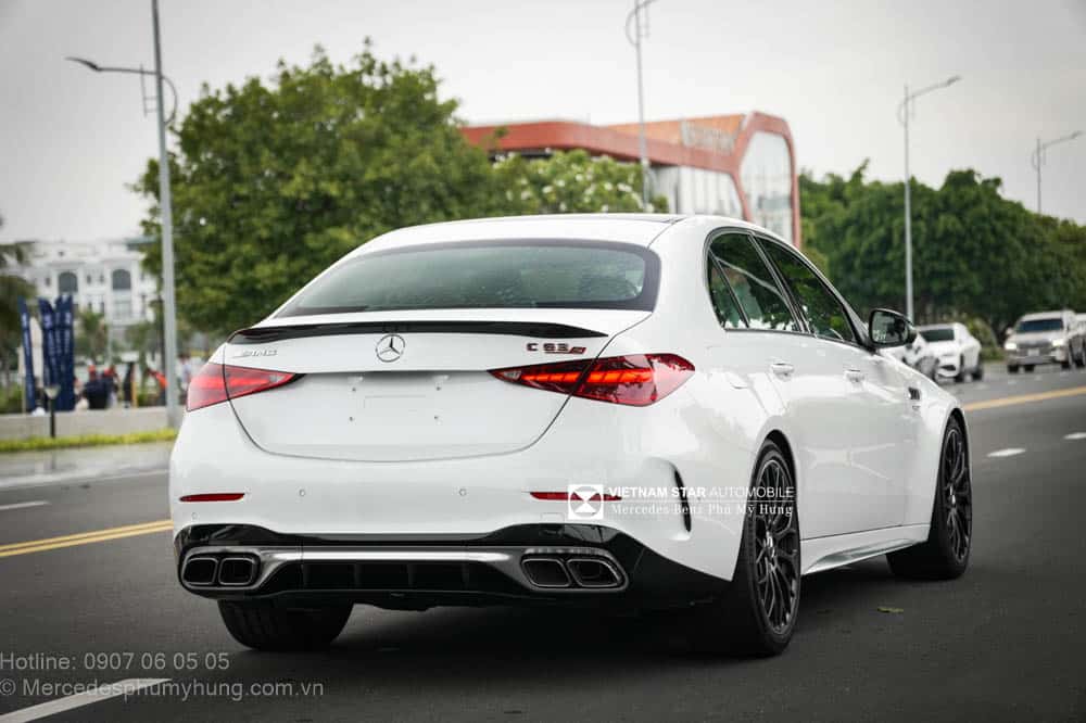 Mercedes C63 AMG