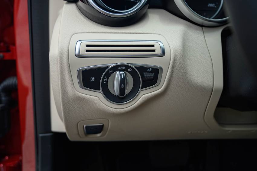 3 Cách Tắt Đèn Xe Mercedes Không Phải Ai Cũng Biết Cách tắt đèn xe Mercedes bằng chế độ tự động