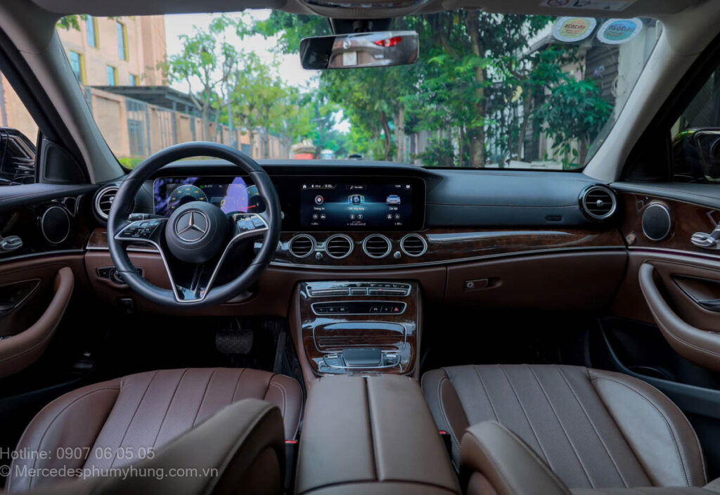 Mercedes E200 Exclusive 2024 Nội Thất Nâu