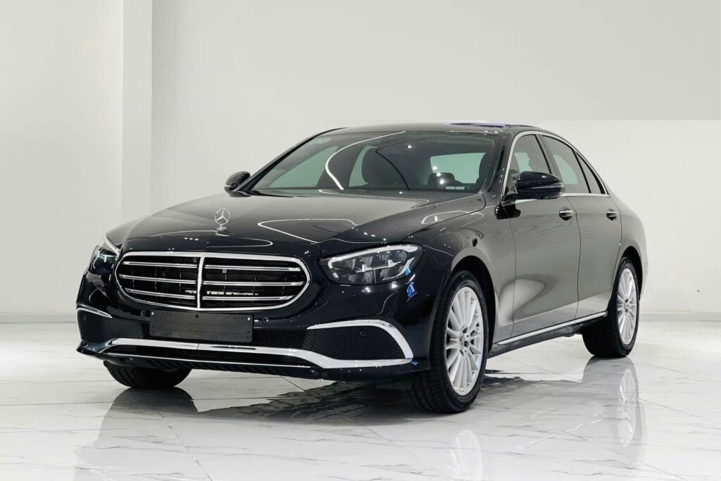 Mercedes E200 Exclusive 2024 Màu Đen