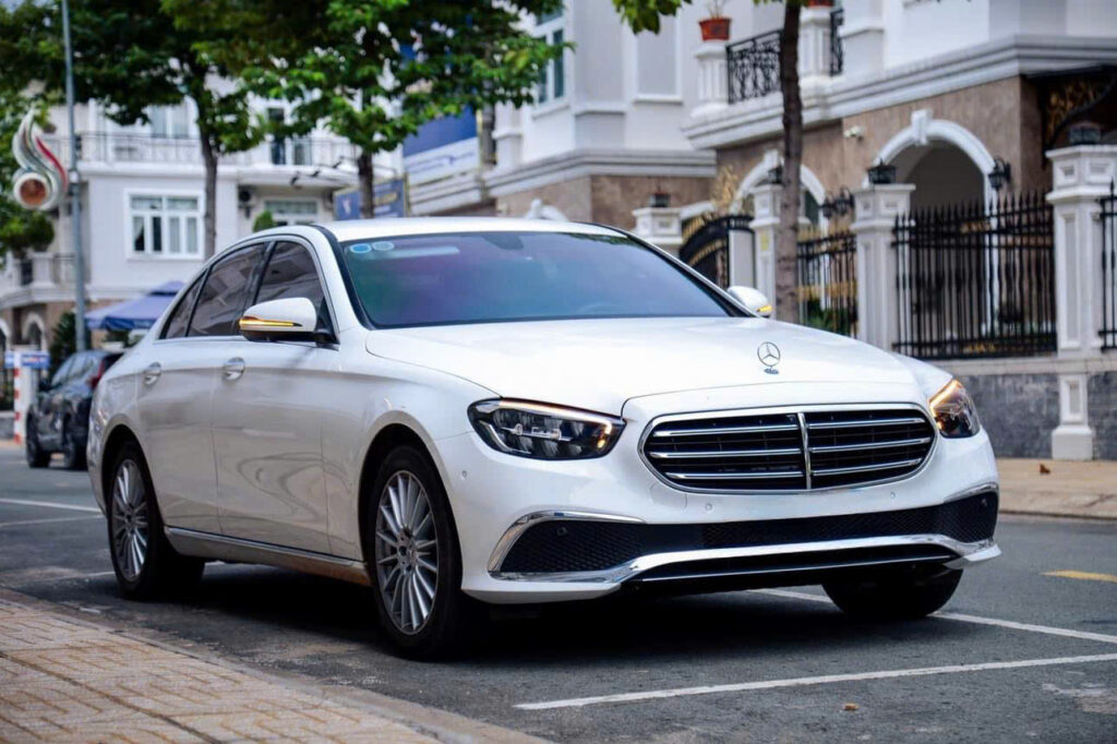 Mercedes E200 Exclusive 2024 Màu Trắng