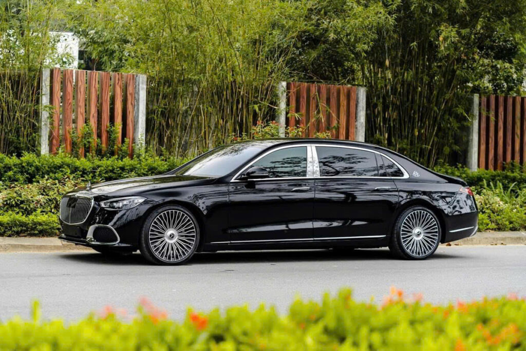 Maybach S680 Đen Lăn Bánh Mercedes Phú Mỹ Hưng Quận 7