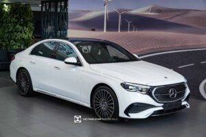 Mercedes-Benz E300 AMG Màu Trắng