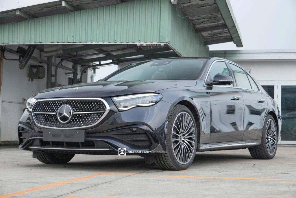 Bảng Màu Xe Mercedes E300 AMG 2026 - Lựa Chọn Hoàn Hảo & Ý Nghĩa Phong Thủy Mercedes-Benz E300 AMG Màu Xám