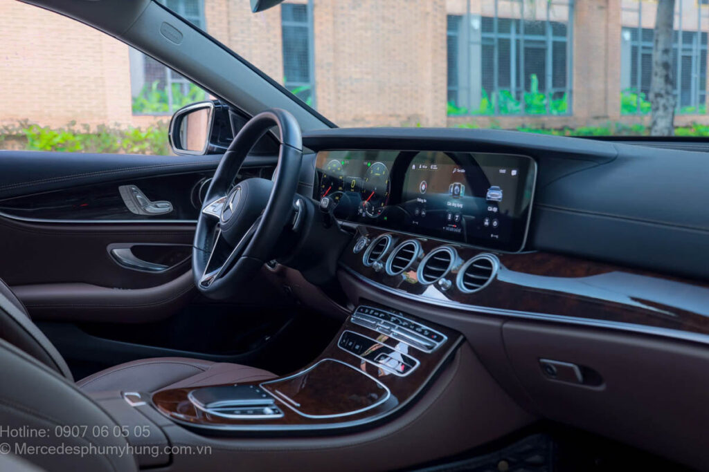 Mercedes E200 Exclusive 2024 Nội Thất Nâu