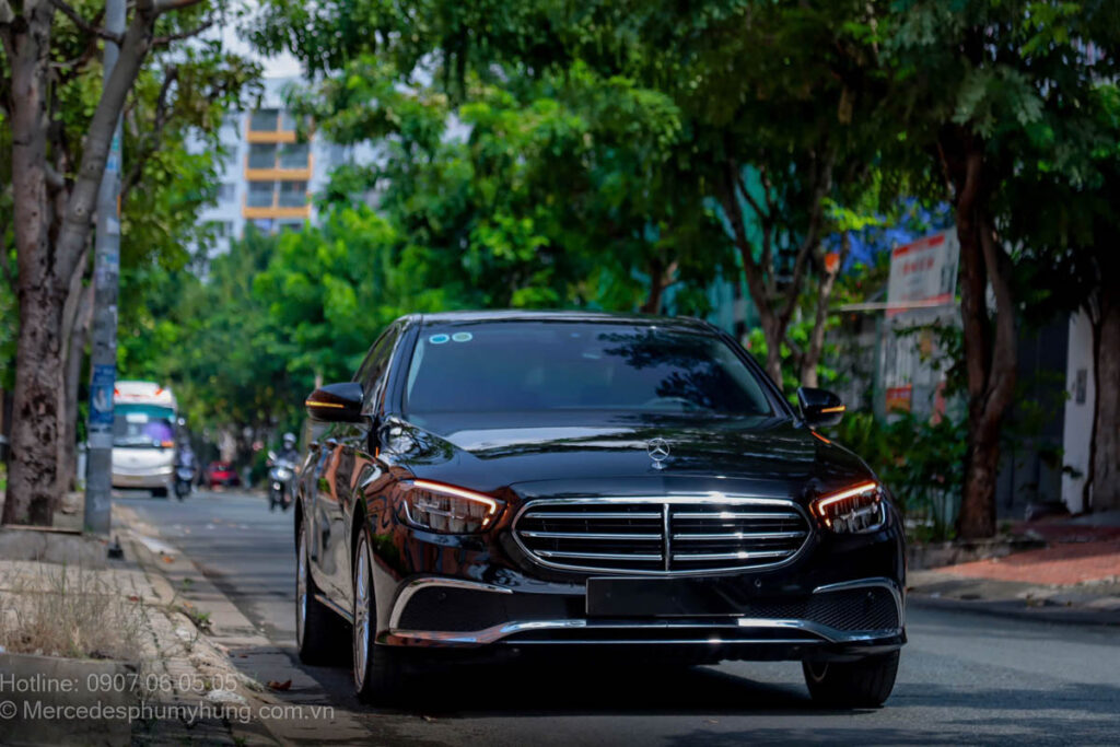 Mercedes E200 Exclusive 2024 Lăn Bánh Quận 9