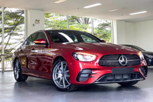 Mercedes E300 Màu Đỏ Mercedes Phú Mỹ Hưng