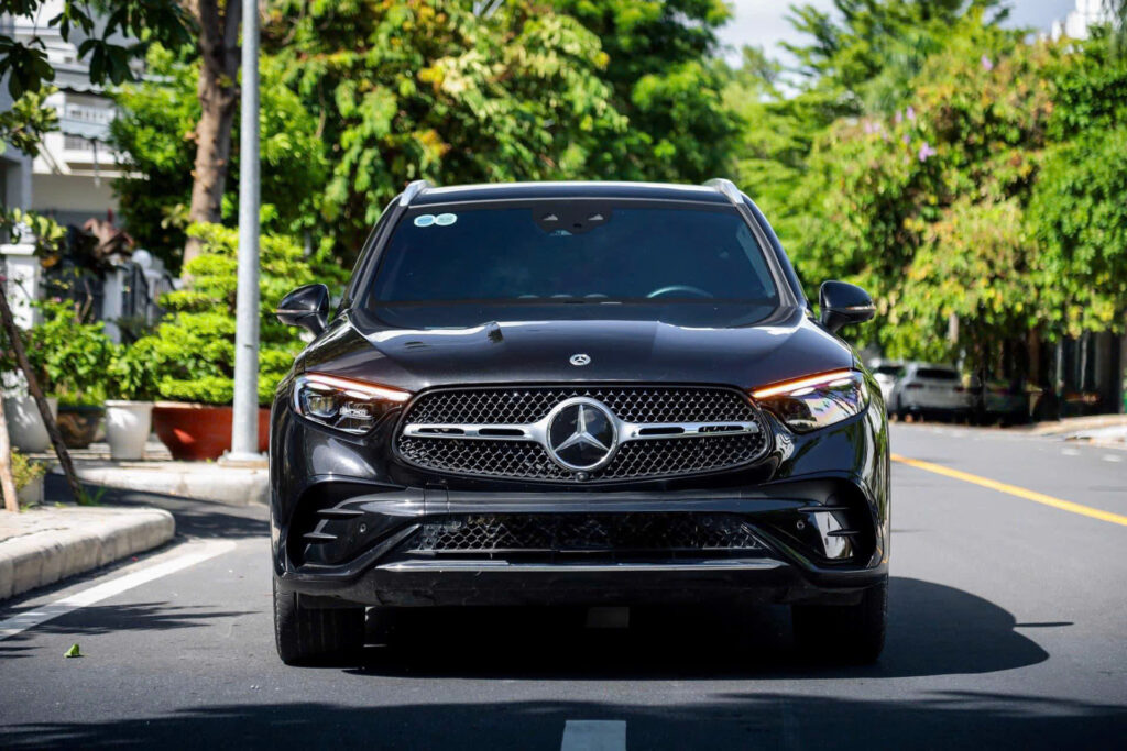 Mercedes GLC 300 Màu Đen