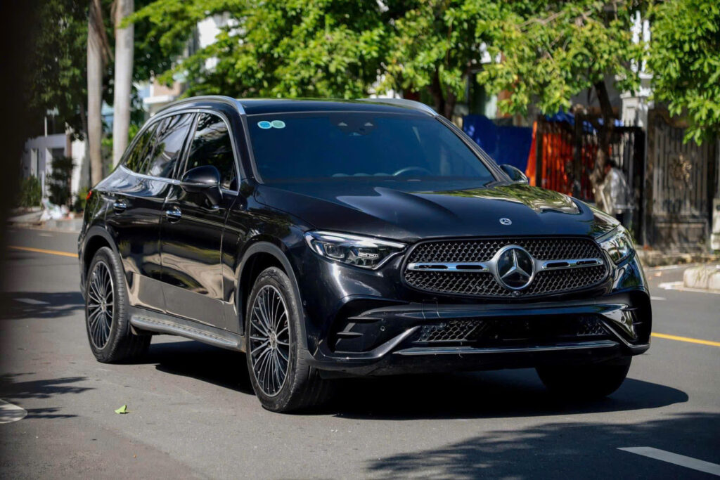 Mercedes GLC 300 Màu Đen