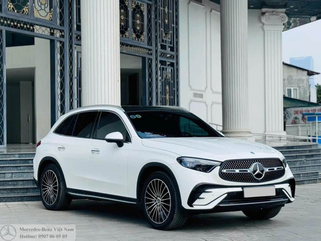 Mercedes GLC 300 Lăn Bánh Mercedes Nhà Bè