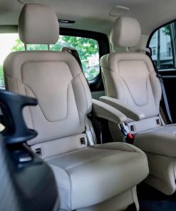 Mercedes V250 AMG | Hàng ghế thứ 3 rộng rãi