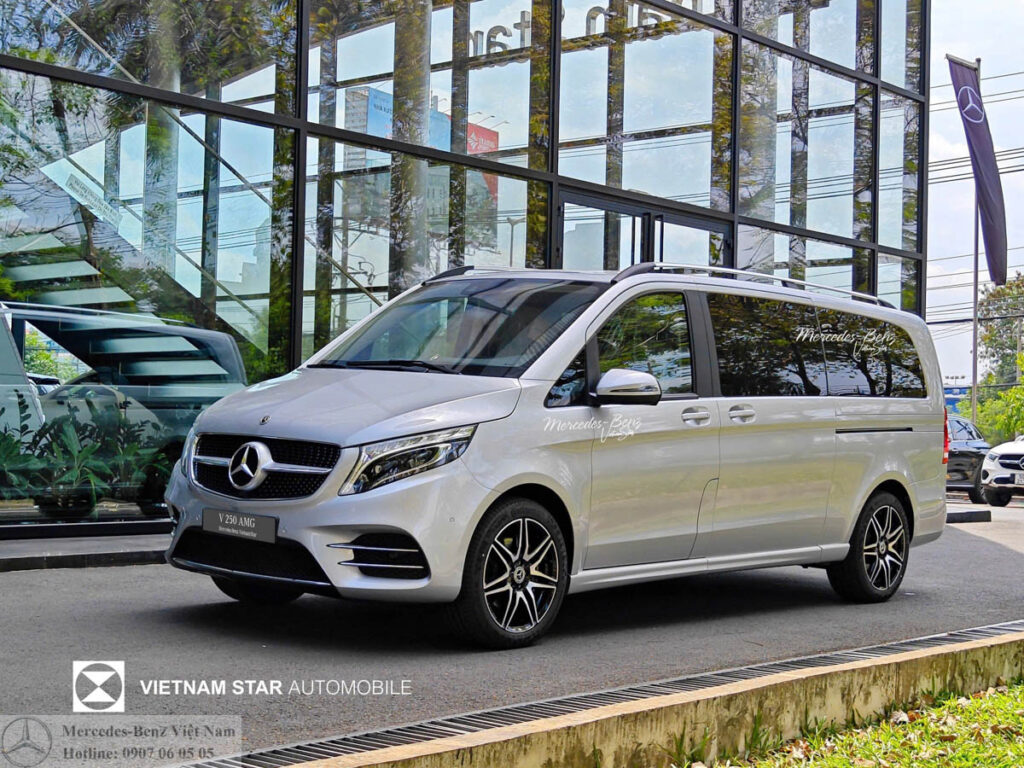 Mercedes V250 AMG Màu Bạc Lăn Bánh Mercedes Phú Mỹ Hưng