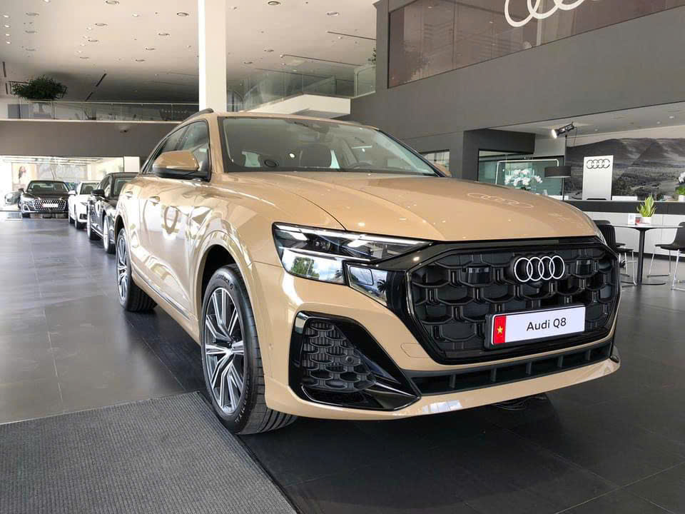 So Sánh Hiệu Suất Audi Q8 và Mercedes GLE 53 Coupe