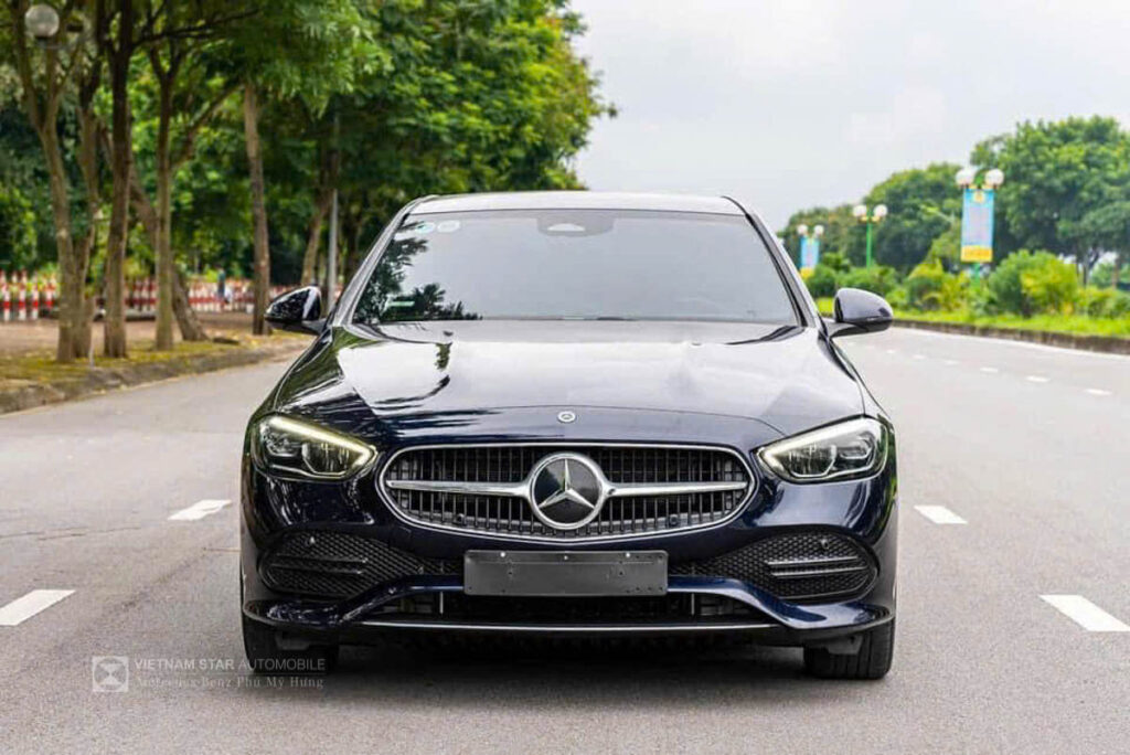 C200 Lăn Bánh Mercedes Hóc Môn