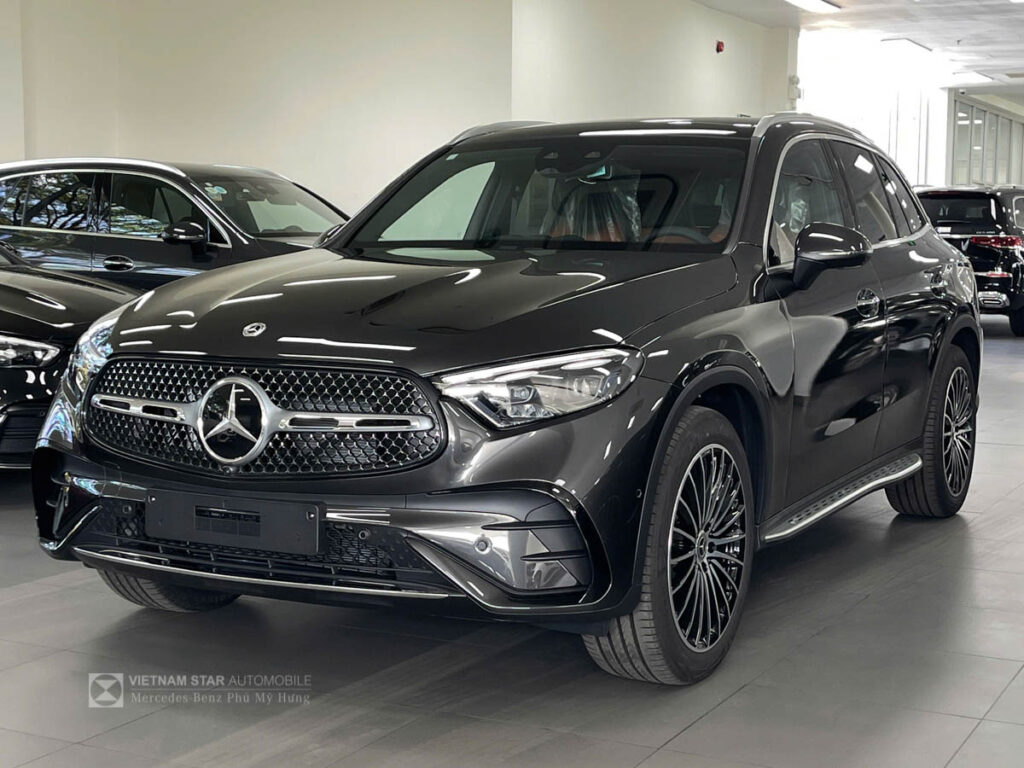 GLC 300 Lan Banh Mercedes Hoc Mon