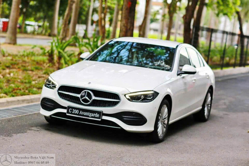 Mercedes C200 Lăn Bánh Mercedes Quận 3