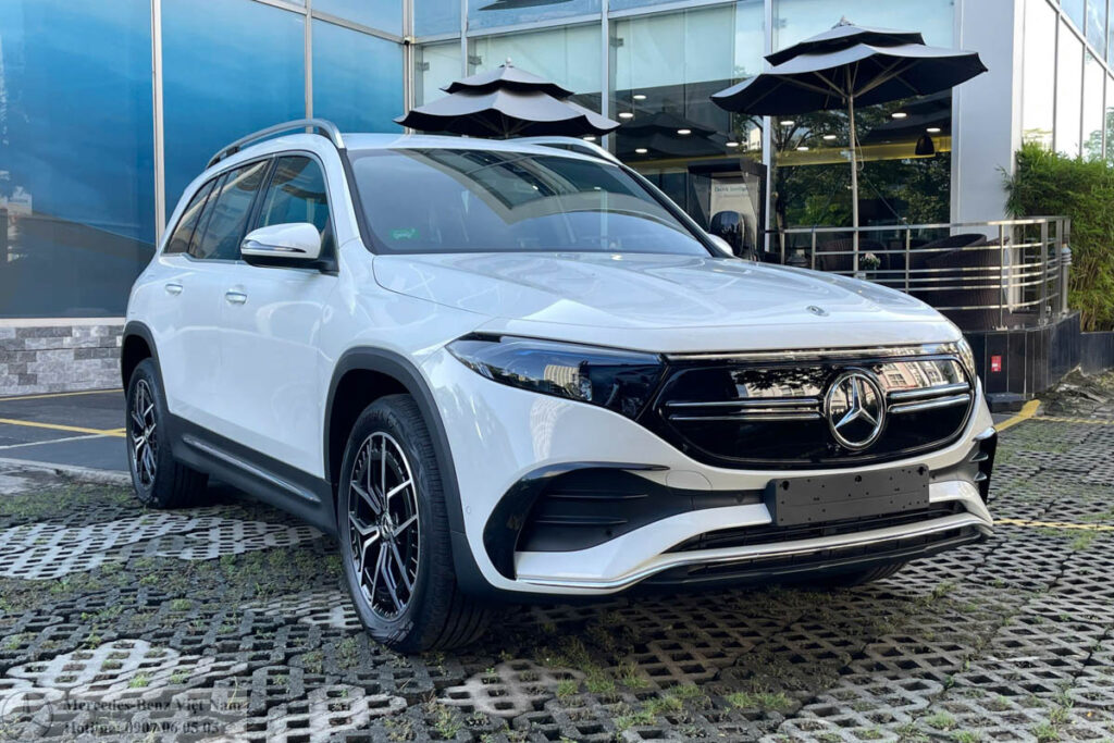 Mercedes EQB 250 Lăn Bánh Mercedes Quận 3