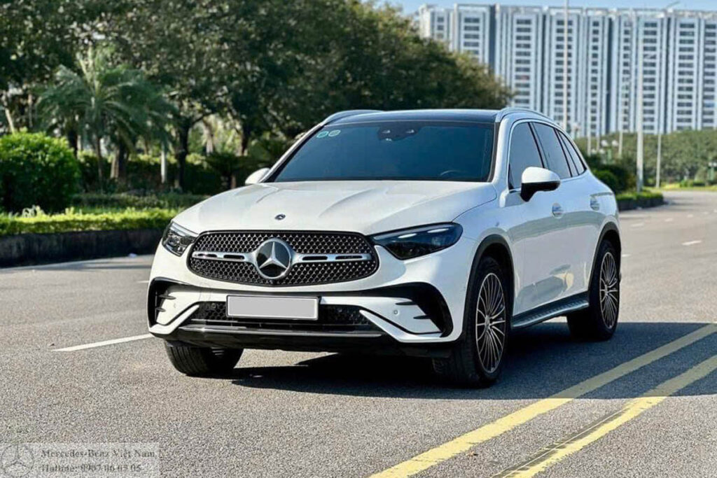 Mercedes GLC 300 4Matic Lăn Bánh Mercedes Quận 3