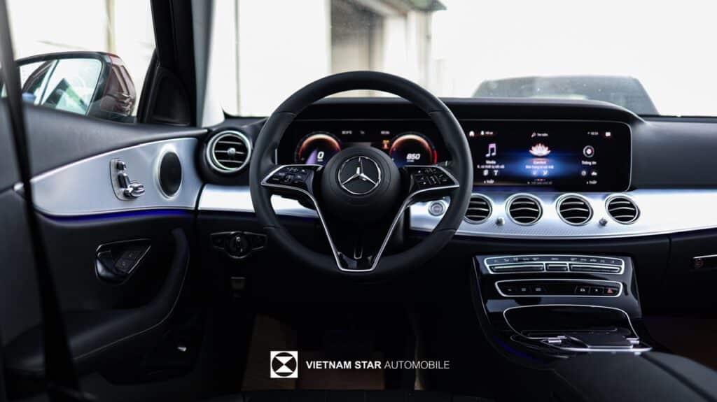 Mercedes E180 Quận 7 : Đẳng Cấp Sedan 5 Chỗ Hạng Sang Mercedes E180 Quan 7 2