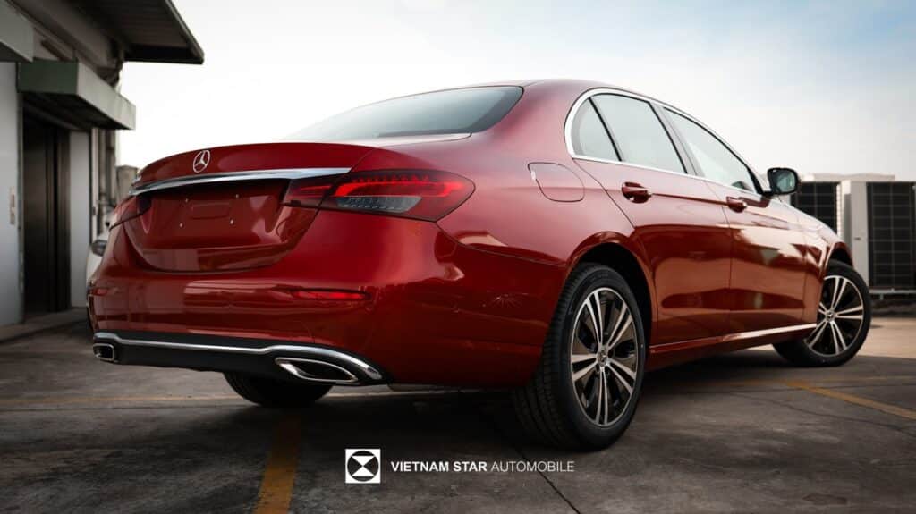 Mercedes E180 Quận 7 : Đẳng Cấp Sedan 5 Chỗ Hạng Sang Mercedes E180 Quan 7 3