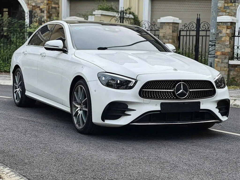 Mercedes E300 Quan 7 2