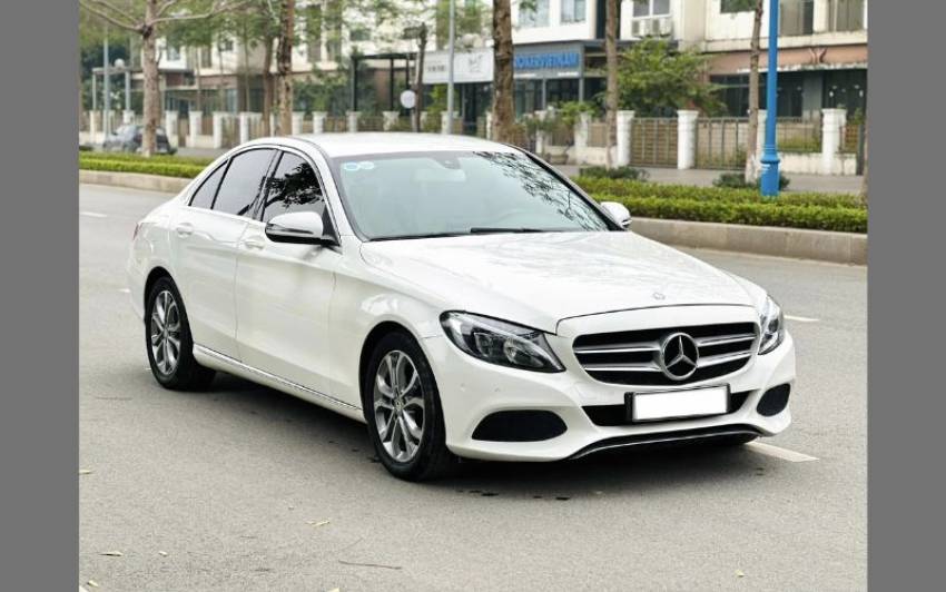 Tại Sao Xe Mercedes Cũ Lại Rẻ? Những Yếu Tố Bạn Cần Biết Tại sao Mercedes cũ lại rẻ? Chi Phí bảo dưỡng cao