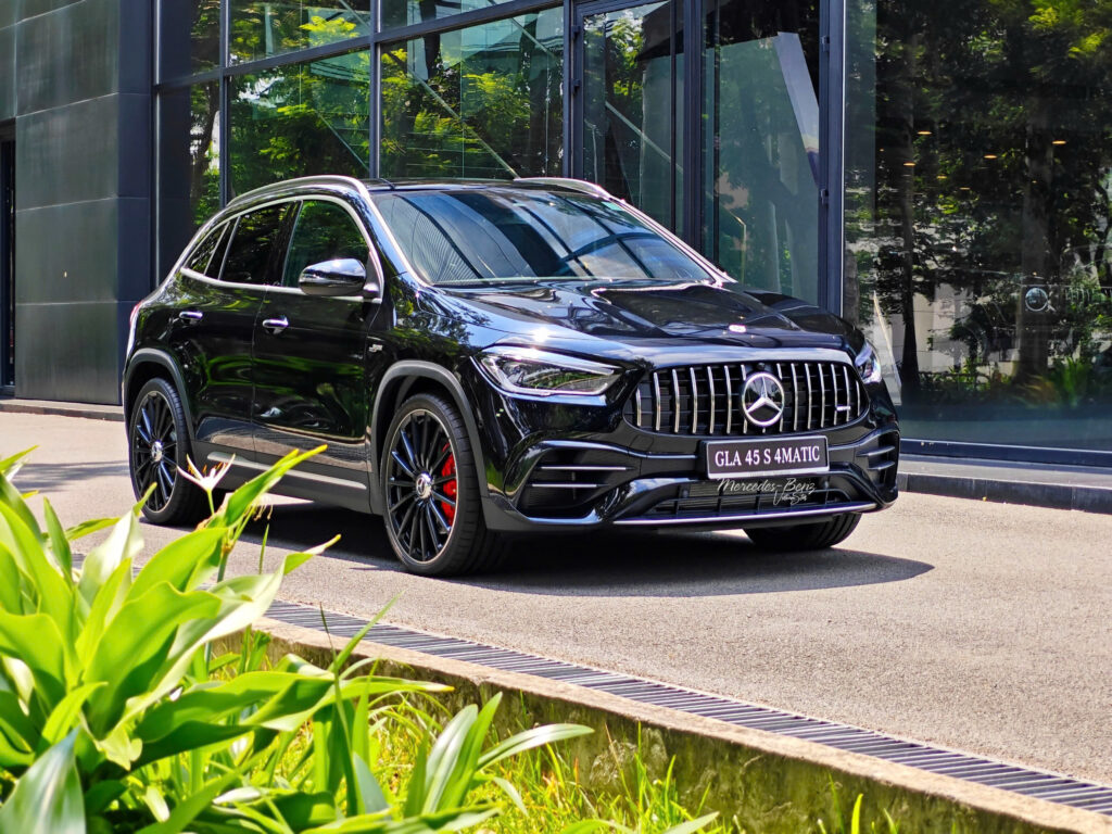 Mercedes-AMG GLA 45 S 4Matic+ Mercedes-AMG GLA 45 S 4Matic+ Lăn Bánh Phú Mỹ Hưng