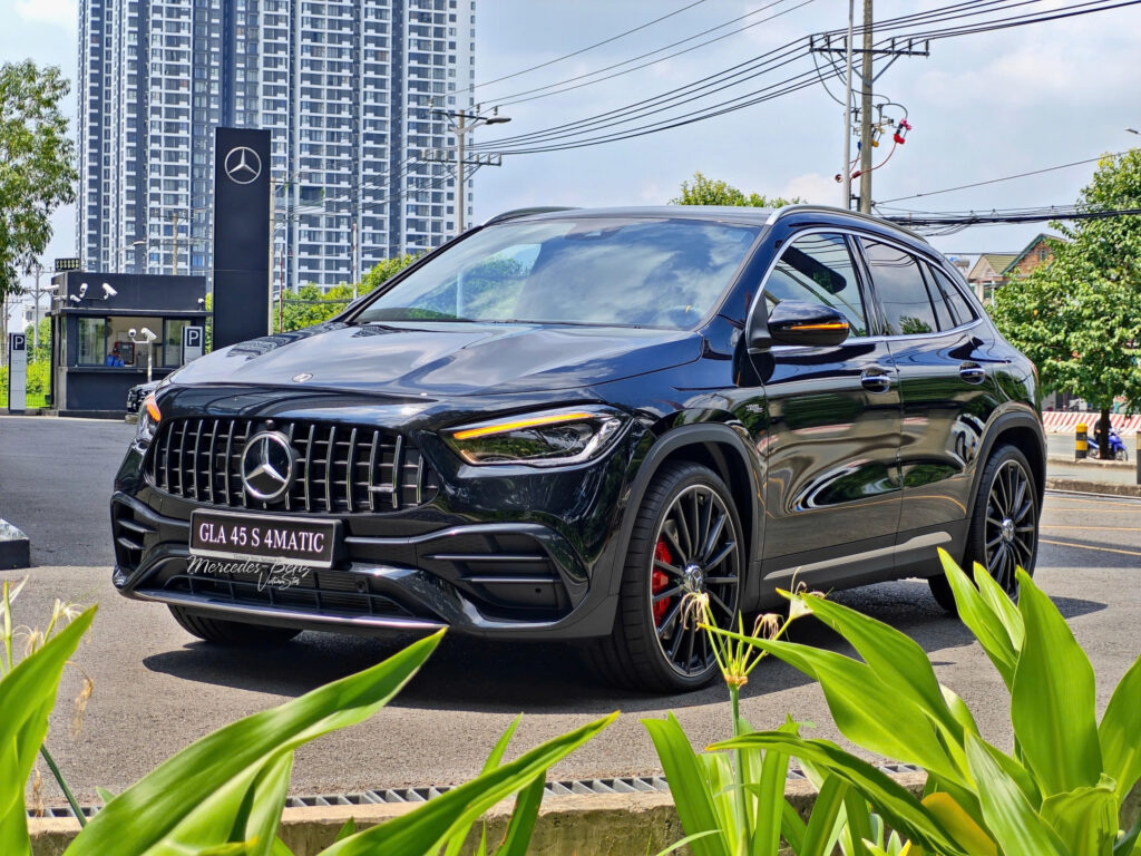 Mercedes-AMG GLA 45 S 4Matic+ Ngoại Thất AMG Thể Thao Mercedes-AMG GLA 45 S 4Matic+