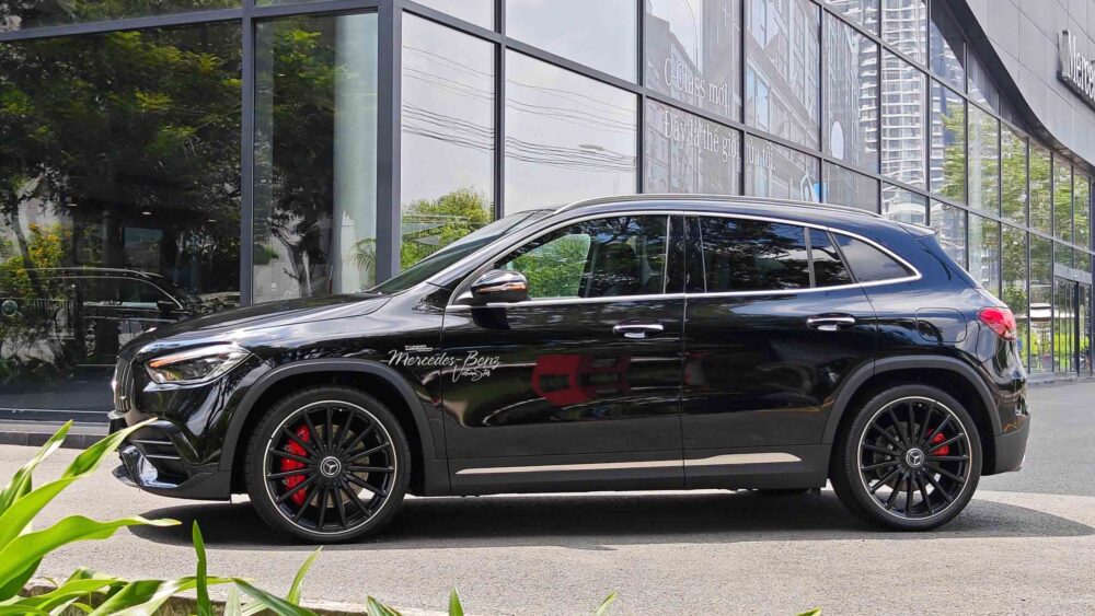 Alternative view of Mercedes-AMG GLA 45 S 4Matic+