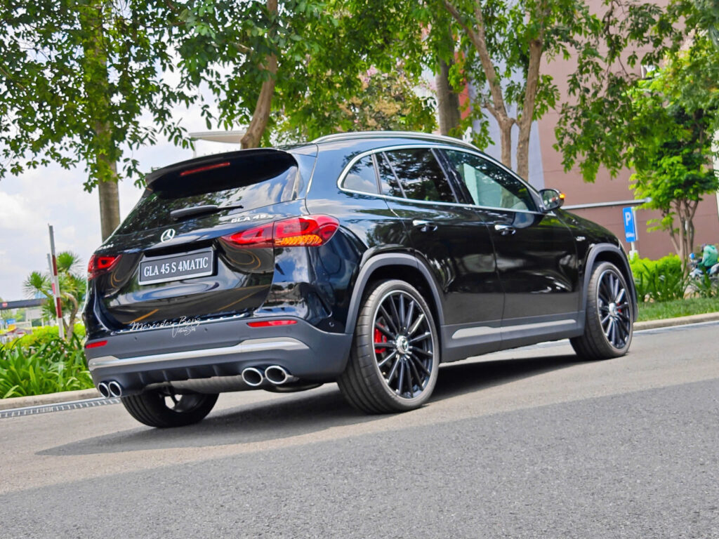 Mercedes-AMG GLA 45 S 4Matic+ Động Cơ và Hiệu Suất Mercedes-AMG GLA 45 S 4Matic+
