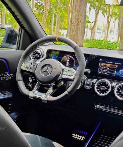 Mercedes-AMG GLA 45 S 4Matic+ Mercedes AMG GLA 45 S 4Matic 7