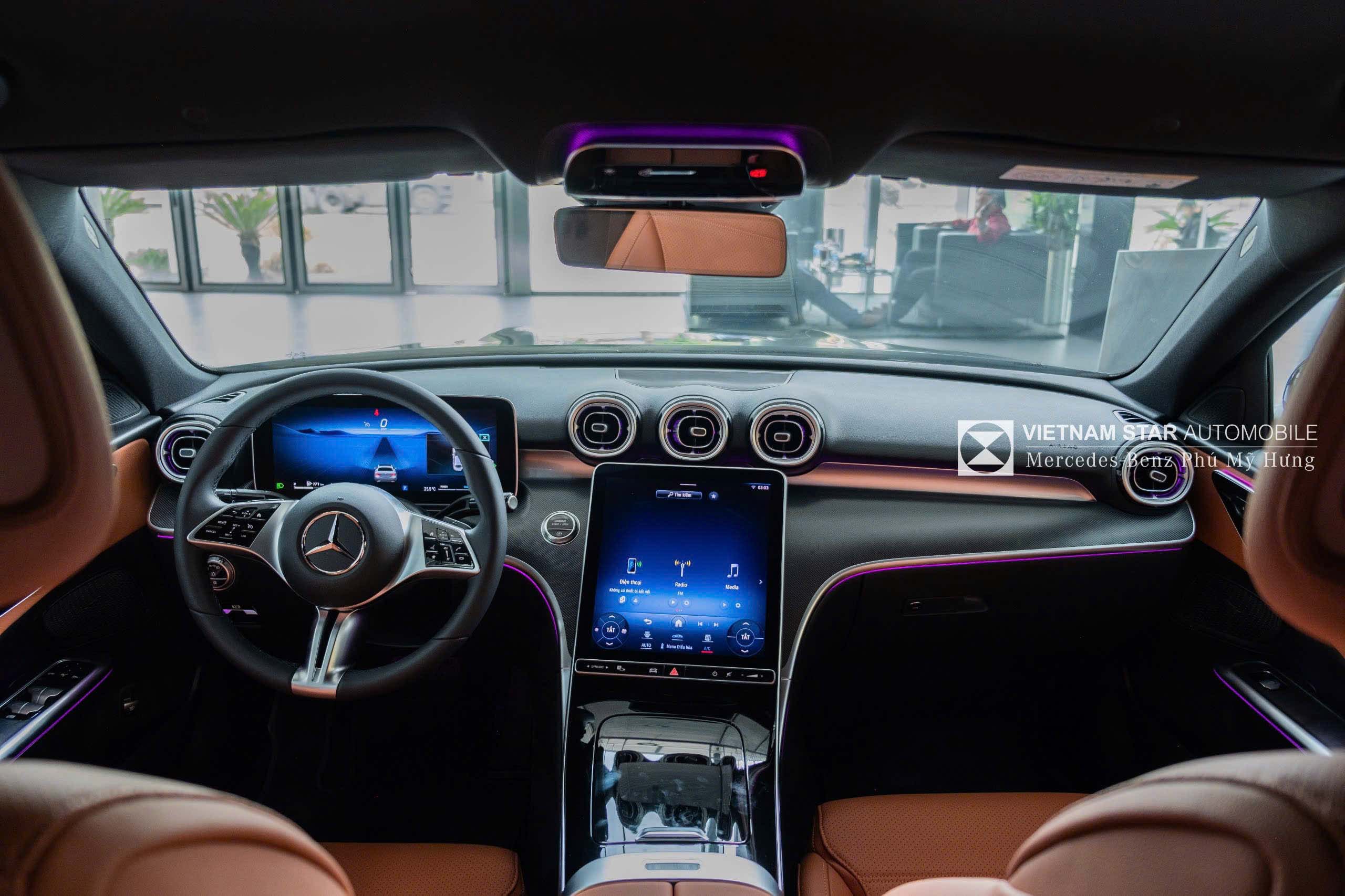 Mercedes-Benz C 200 Avantgarde Khoang Nội Thất C200 Avantgarde - Công Nghệ Hiện Đại Và Mang Tính Tương Lai