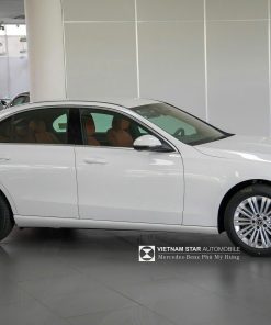 Thân xe Mercedes C 200 Avantgarde - Mềm Mại Và Tinh Tế