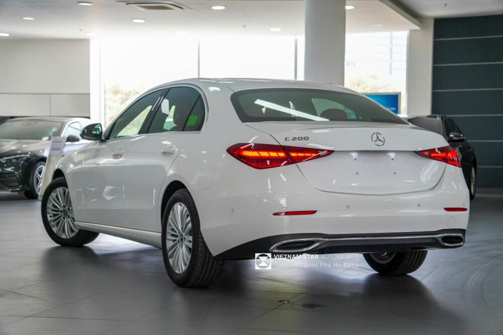 Mercedes-Benz C 200 Avantgarde Trang Bị Động Cơ 1.5L Với 204 HP