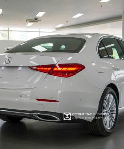 Đuôi xe C 200 Avantgarde - Thể Thao Với Đèn Hậu LED