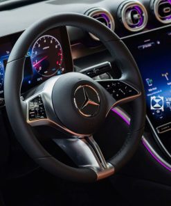 Phía Sau Vô-Lăng Mercedes-Benz C 200 Avantgarde