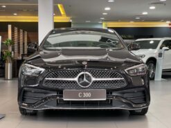 Mercedes-Benz C300 AMG Trang bị cụm đèn trước DIGITAL LIGHT cao cấp tích hợp ULTRA RANGE