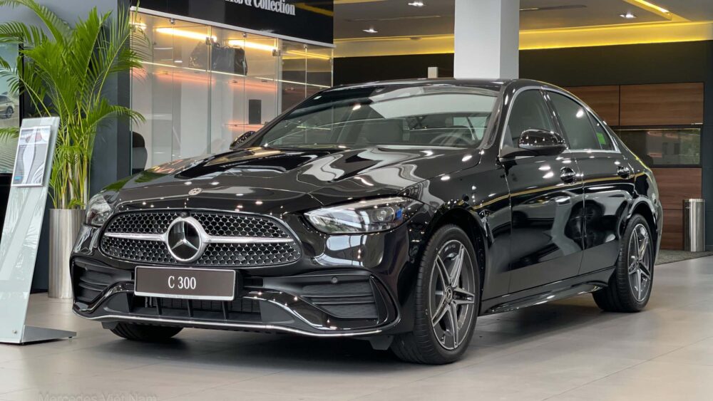 Mercedes-Benz C300 AMG Lăn Bánh Việt Nam