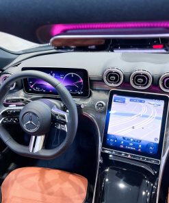 Mercedes-Benz C300 AMG Nội Thất Nâu - Sang Trọng và Hiện Đại