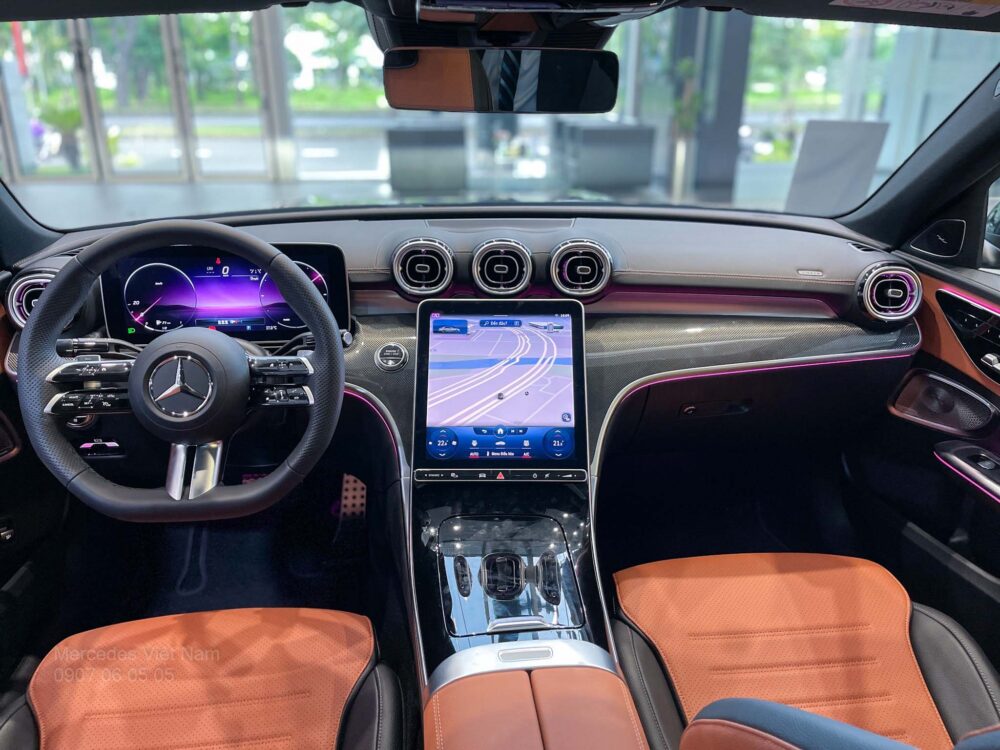 Không Gian Nội Thất Mercedes-Benz C300 AMG